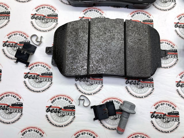 Do koszyka A000420340464 Mercedes Klocki hamulcowe przednie tarczowe