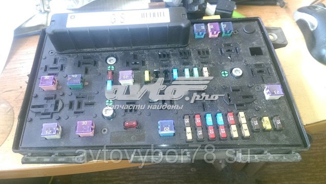 Skrzynka bezpieczników Opel Zafira B