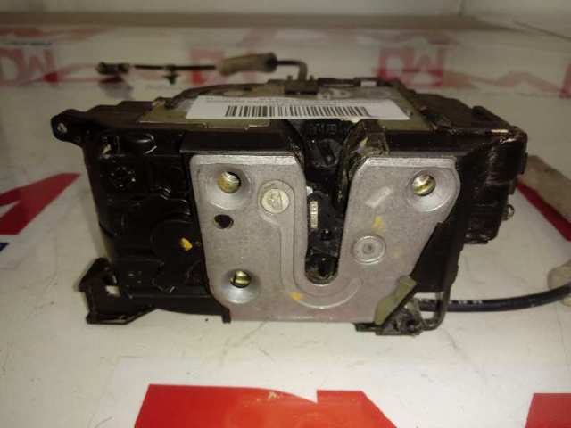 Zamek drzwi przednich prawych Autotechteile 5051636