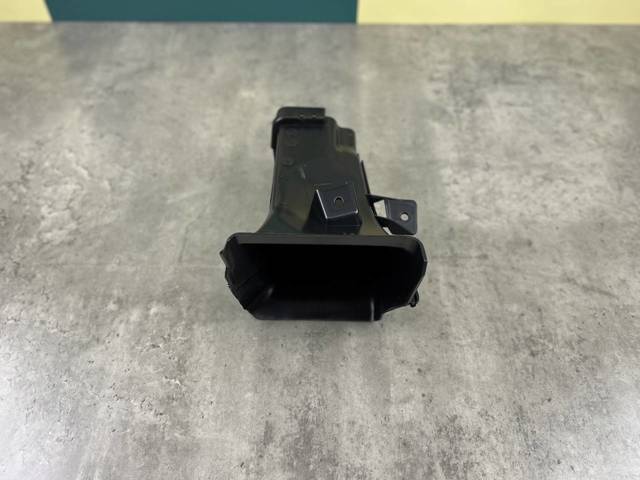 57747422278 BMW Kierownica powietrza tarczy hamulcowej prawa