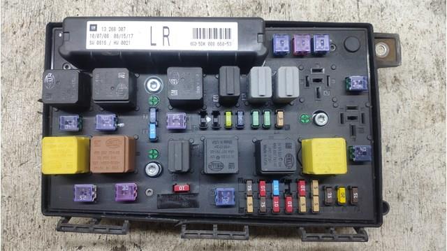 Skrzynka bezpieczników Opel Zafira B