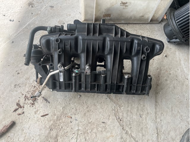 Do koszyka 06H198211A VAG Kolektor ssący