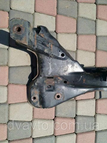 Korpus osi przedniej Mitsubishi Carisma 