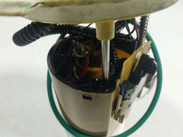 Moduł pompy paliwowej z czujnikiem poziomu paliwa 2046975 Ford