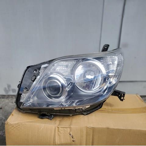 Do koszyka 8118560M00 Toyota Reflektor lewy