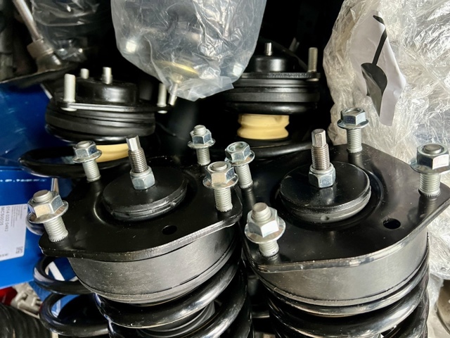 Amortyzator przedni 5135573AJ Chrysler