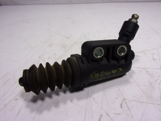 Cylinder roboczy sprzęgła GS1J41920 Mazda