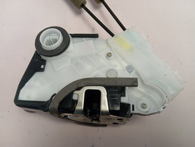 Zamek drzwi przednich lewych Toyota 69040K0041