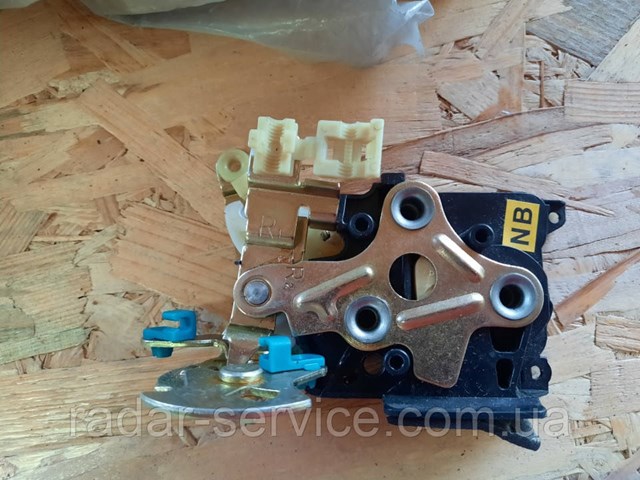 Zamek drzwi przednich prawych General Motors 96305418