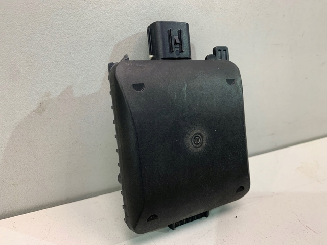 Czujnik kontroli martwej strefy tylny (martwego polam martwego punktu) Volvo 32286570 cena, od 435,86 USD