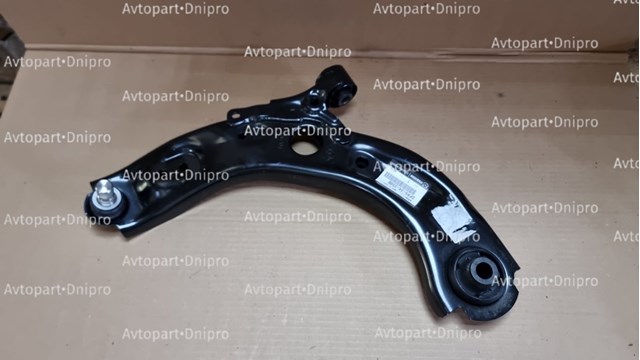 Wahacz zawieszenia przedniego dolny lewy DFR534350B Mazda