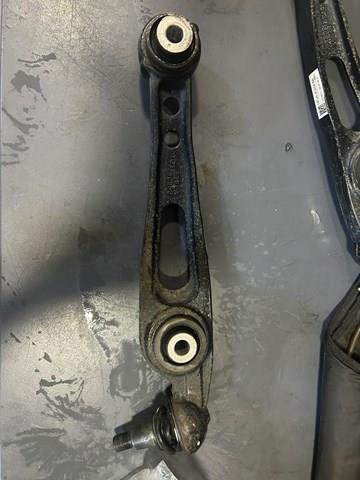 Wahacz zawieszenia przedniego dolny prawy Land Rover LR084095 cena, od 165,15 USD