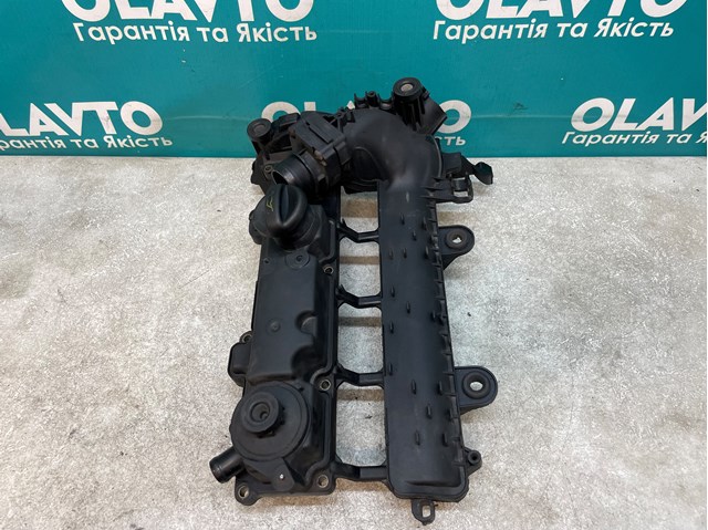 Pokrywa zaworowa Y40110220A Mazda