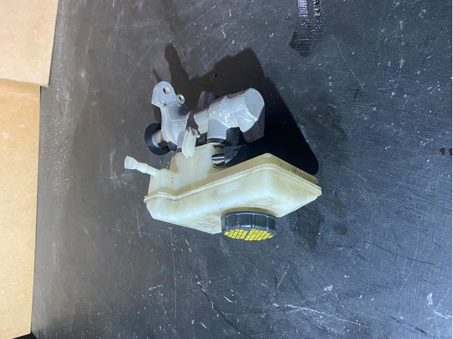 Zbiorniczek głównego cylindra hamulcowego (płynu hamulcowego) Audi A3 sedana (8VS, 8VM) (2013 - 2020) cena, od 66,73 USD