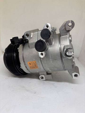 Sprężarka klimatyzacji Mazda KD7761450A