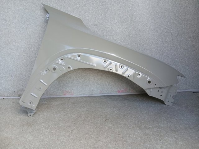 VA4052111 Mazda Błotnik przedni prawy