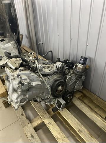 Silnik w komplecie 10103AC630 Subaru