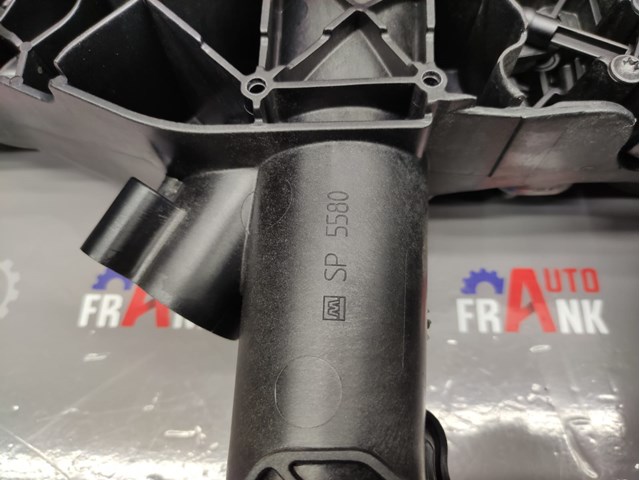 LR004046 Land Rover Kolektor ssący