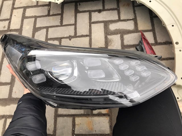 92102F1500 Hyundai/Kia Reflektor prawy