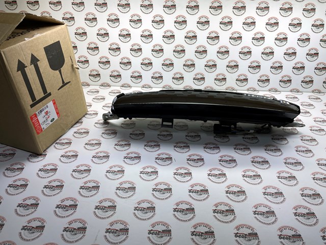  Land Rover LR152172 cena, od 327,82 USD