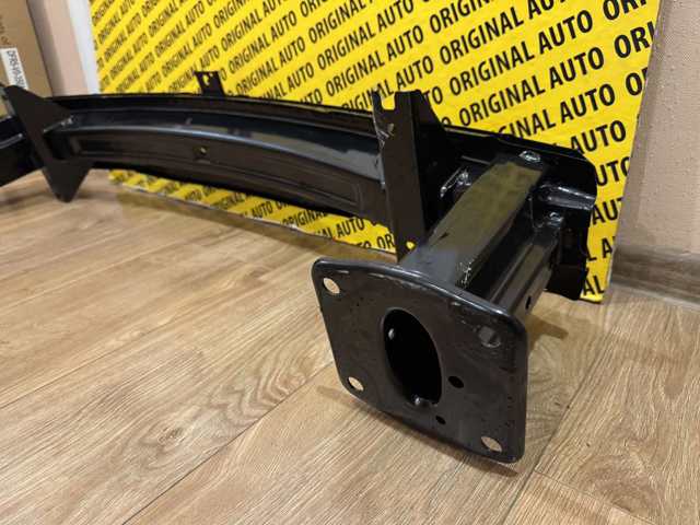KPF150070A Mazda Wzmocnienie zderzaka przedniego