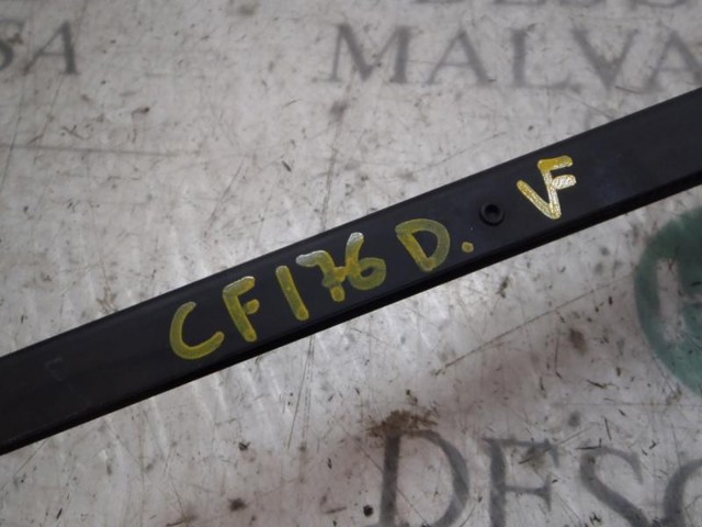 Do koszyka Ramię wycieraczki szyby przedniej KIA Cerato I LD