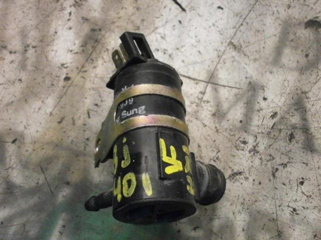  Pompka spryskiwacza szyby przedniej KIA Carnival 2