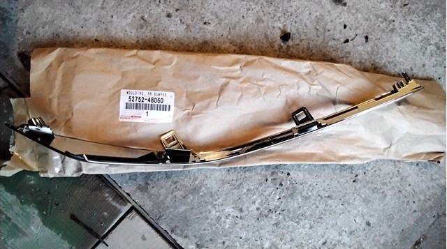 Listwa ochronna zderzaka tylnego prawa 5275248060 Toyota