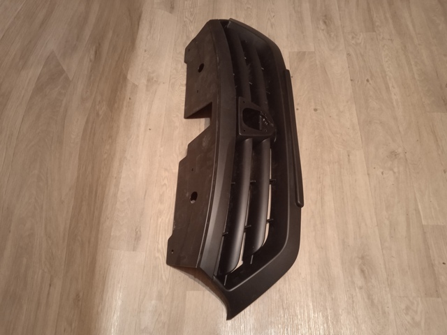 Atrapa chłodnicy 28U105 Polcar