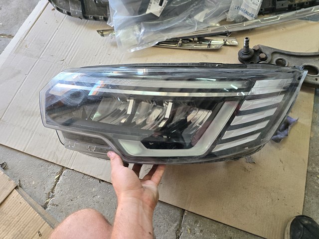 Reflektor lewy 260601790R Renault (RVI)