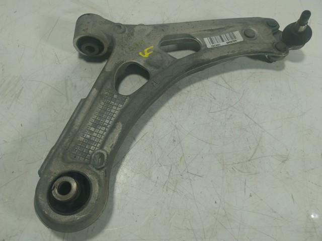 Do koszyka 9815014380 Peugeot/Citroen Wahacz zawieszenia przedniego dolny prawy