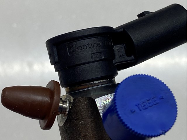 2011879 Ford Wtryskiwacz paliwa