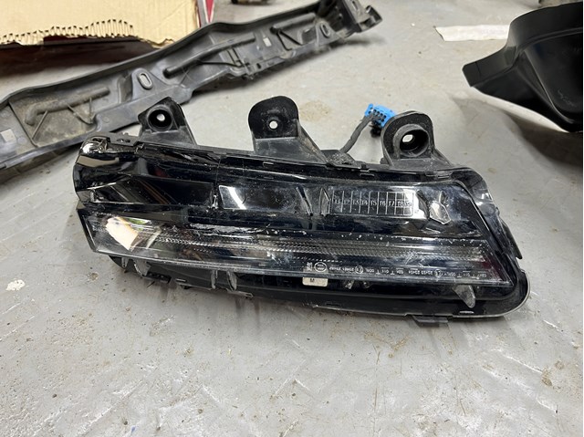 Reflektor do jazdy dziennej lewy Peugeot/Citroen 9836231080 cena, od 156,85 USD