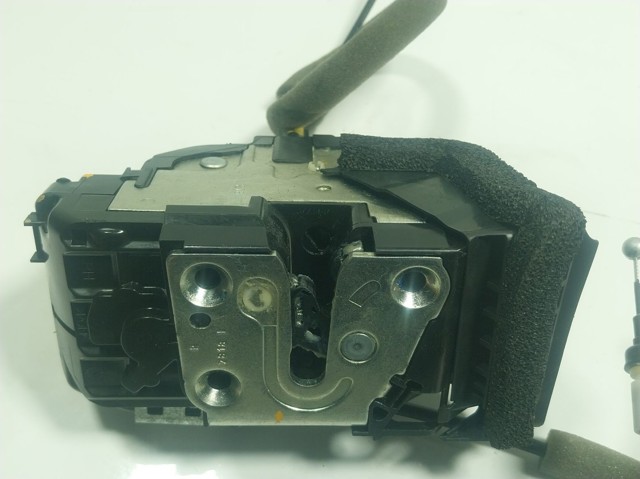 Zamek drzwi przednich prawych 805004EA2A Renault (RVI)