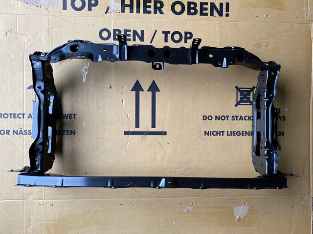  Osłona chłodnicy kompletna (panel mocowania reflektorów) Toyota Yaris 