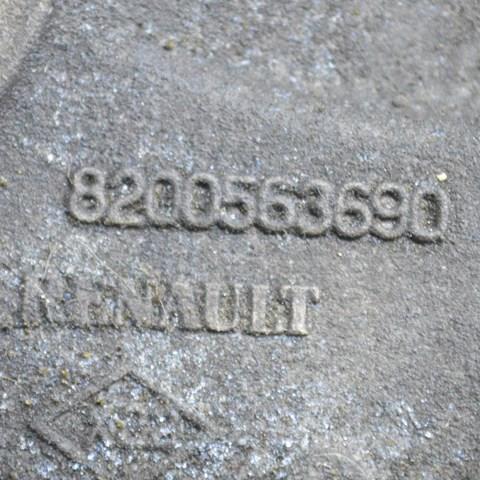 Pokrywa silnika przednia 8200563690 Renault (RVI)