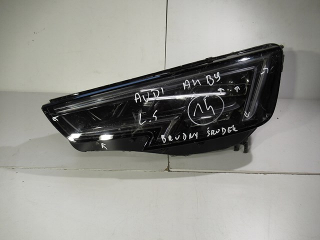 Reflektor lewy VAG 8W0941035 cena, od 748,88 USD