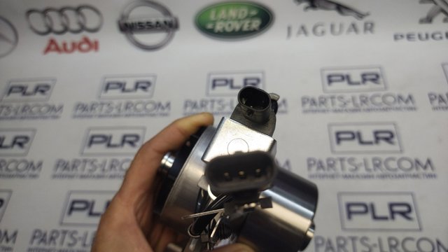 Pompa chłodząca wodna LR116736 Land Rover