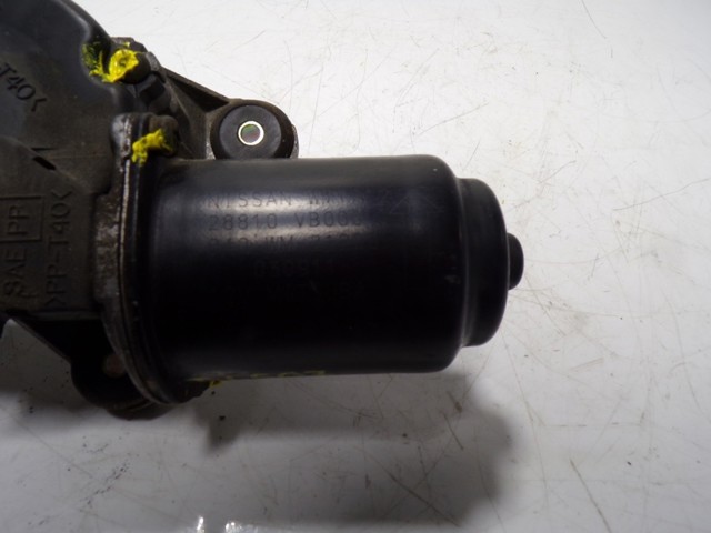 Do koszyka Silniczek wycieraczki szyby przedniej Nissan Patrol  Y61