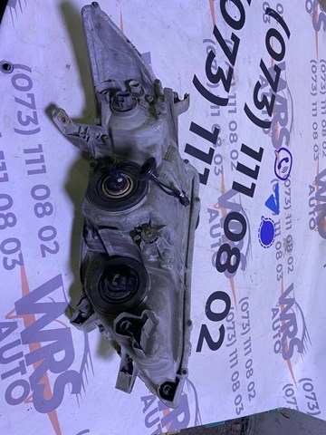 Reflektor prawy Toyota 8113033610