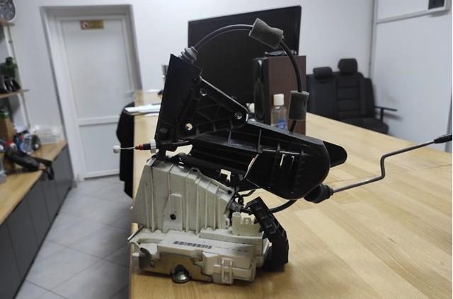 Zamek drzwi tylnych lewych do Mercedes ML/GLE  W164