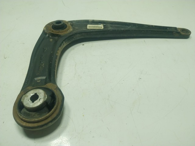 Wahacz zawieszenia przedniego dolny prawy 9816863580 Peugeot/Citroen