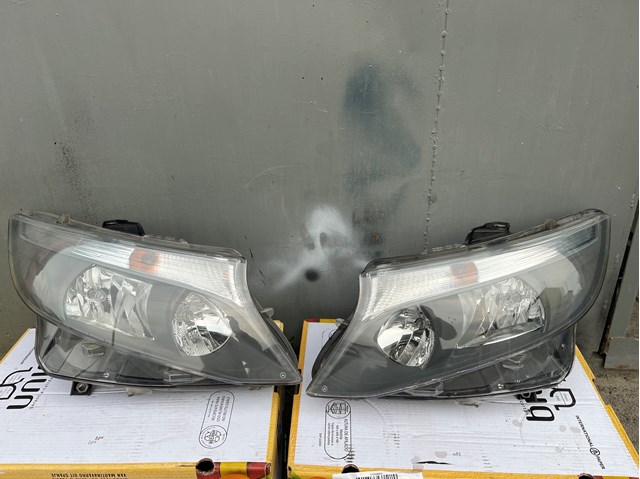Do koszyka A4479065800 Mercedes Reflektor lewy