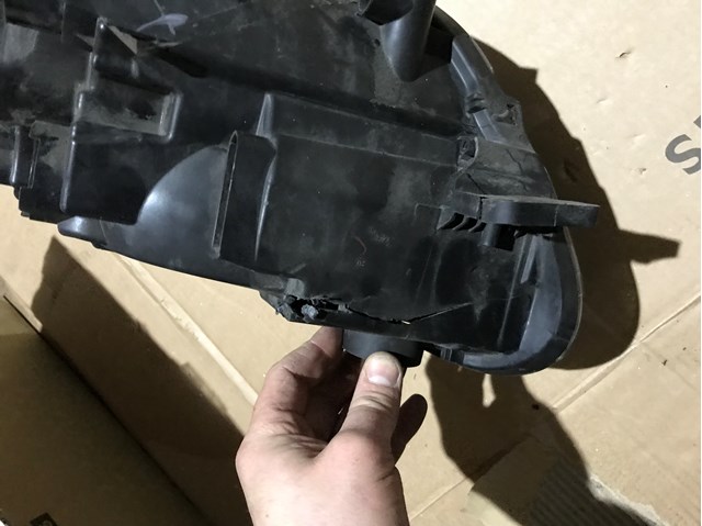 Reflektor lewy Peugeot/Citroen 9817298380 cena, od 227,44 USD