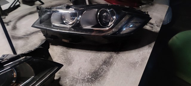 T2H24582 Jaguar Reflektor prawy