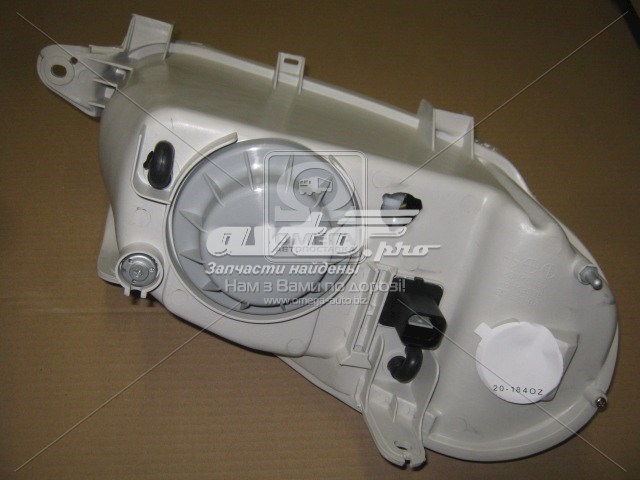 205896A52B TYC Reflektor lewy