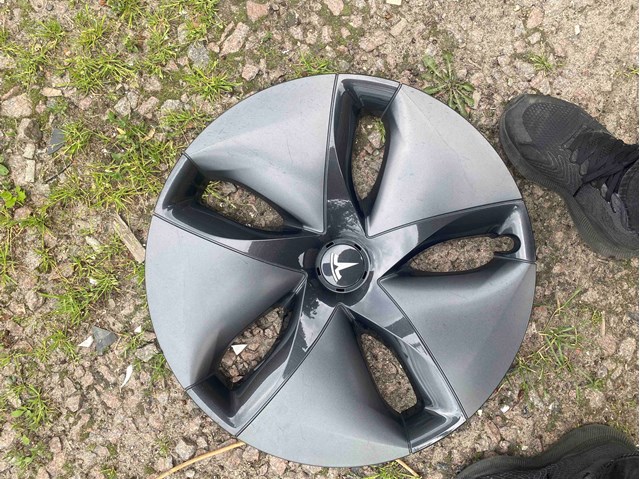 Kołpak do obręczy koła Tesla Model 3 