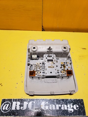 Do koszyka KD4569971 Mazda Lampka oświetlenia kabiny