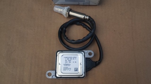 Czujnik tlenków azotu NOX tylny A000905851187 Mercedes