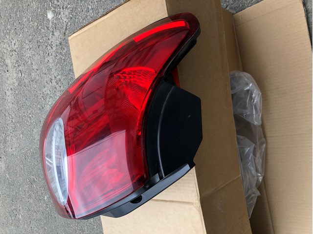  Lampa zespolona tylna lewa Chevrolet Captiva 2